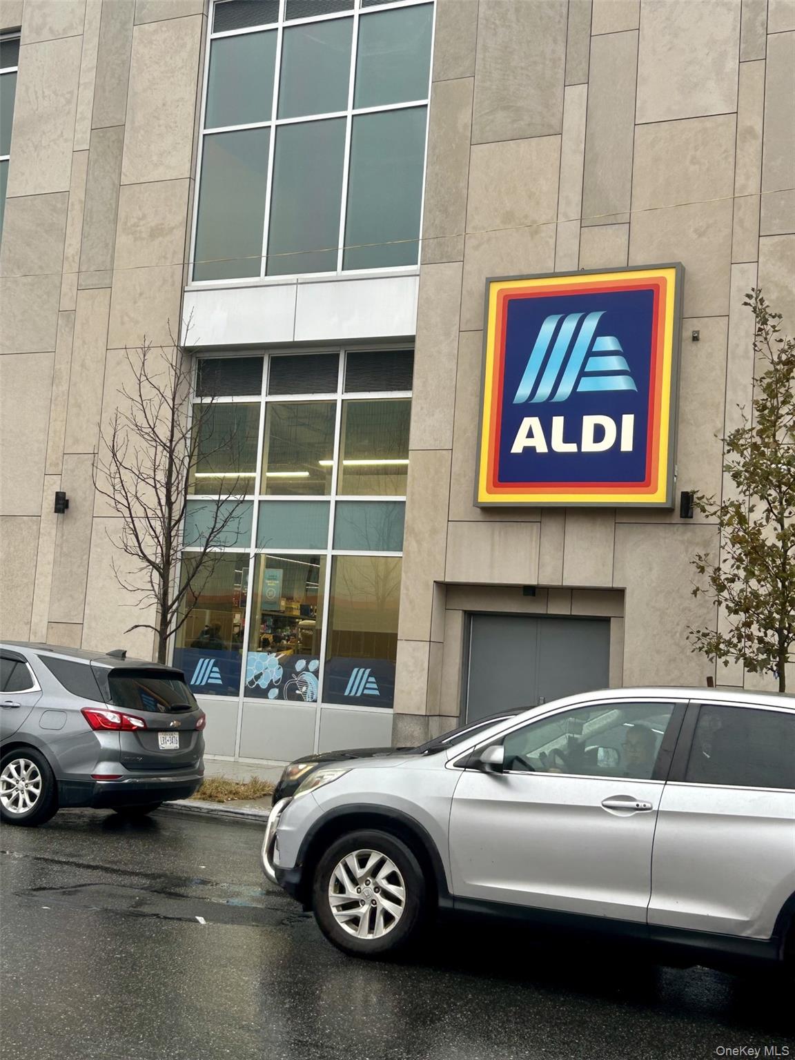 89-00 170th Street, Unit 6G Queens, NY 11432 - Photo 7 of 9 ONLY 3 BLOCKS AWAY