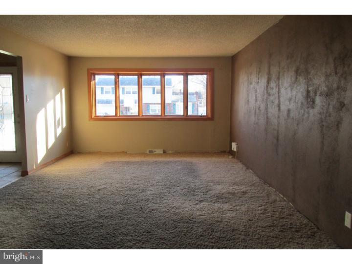 315 Sheffield Road Cherry Hill, NJ 08034 - Photo 3 of 16 Living Room