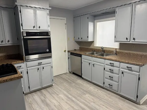 $1,900 | 207 Sharp Drive, Stephenville, TX 76401