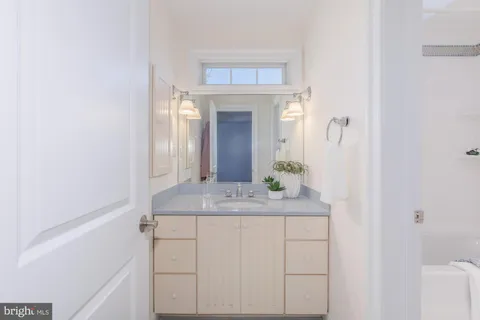 $2,100,000 | 5601 Vernon Place, Bethesda, MD 20817