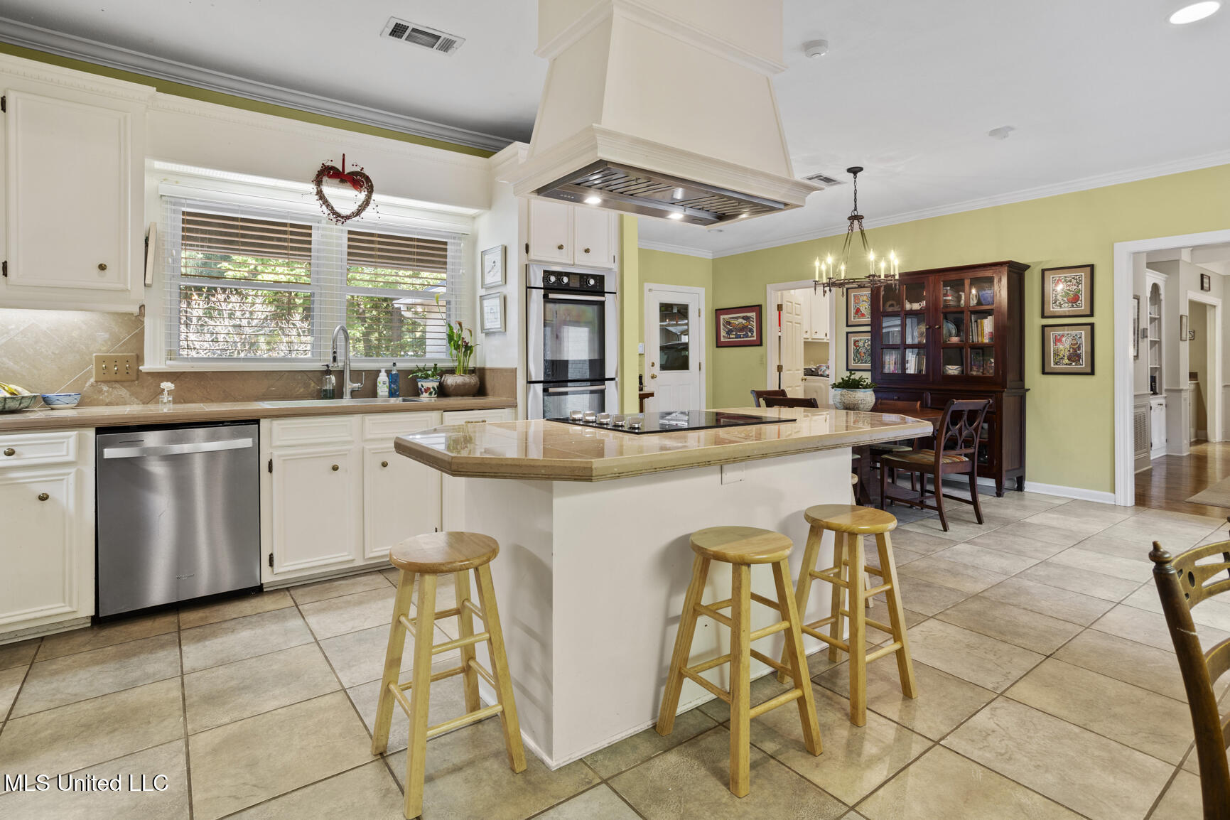 4656 Calnita Place Jackson, MS 39211 - Photo 9 of 35 4656 Calnita-10