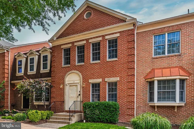 $3,950 | 112 Gretna Green Court, Alexandria, VA 22304