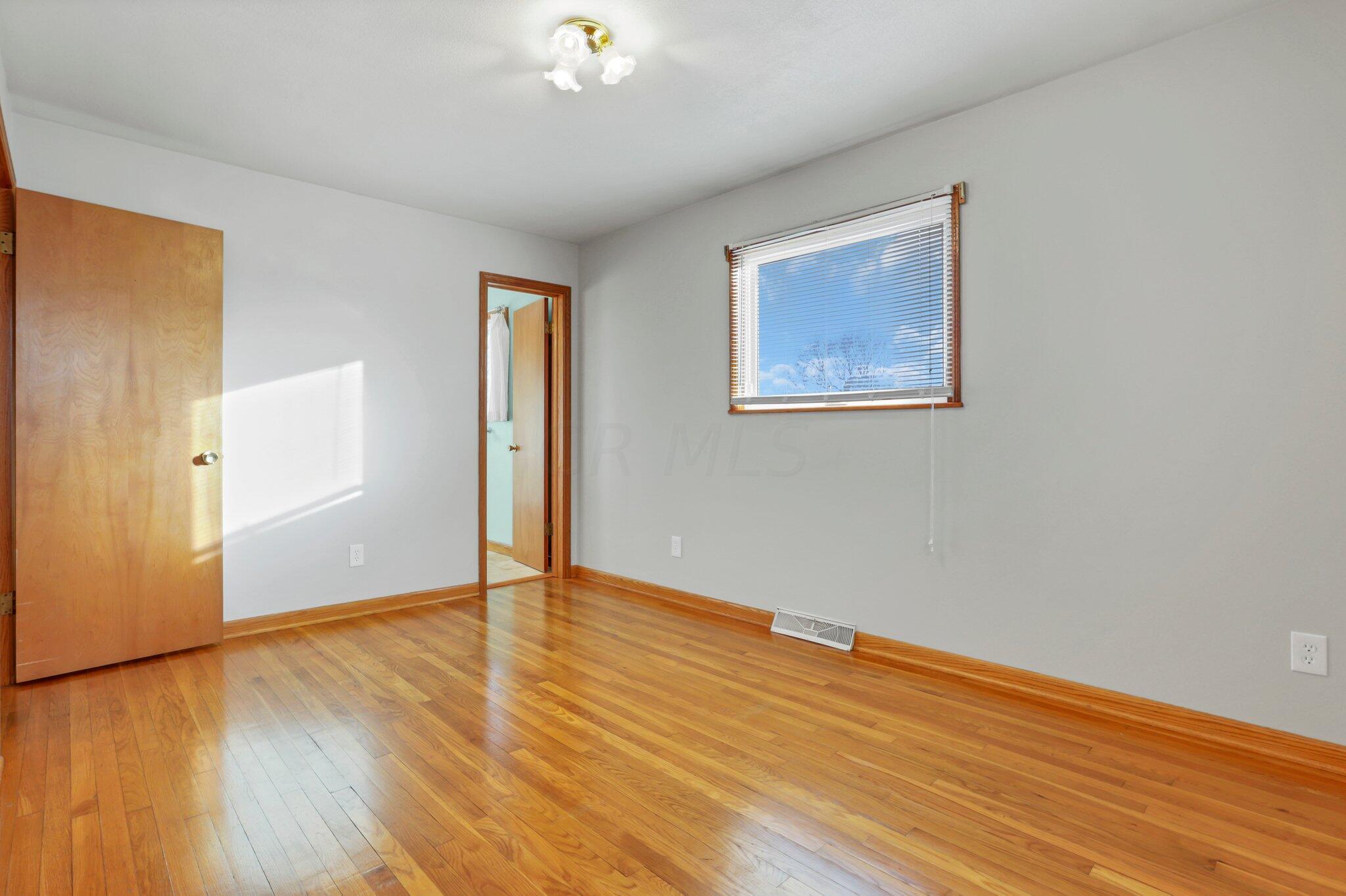252 Derby Downs Road Newark, OH 43055 - Photo 25 of 64 Primary Suite