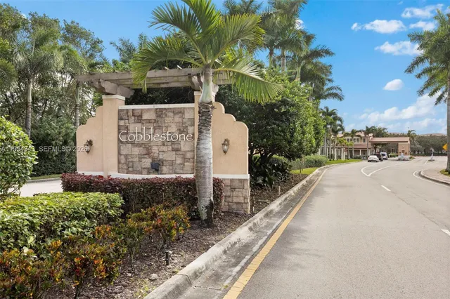 $2,600 | 807 Southwest 147th Avenue, Unit 1402, Pembroke Pines, FL 33027