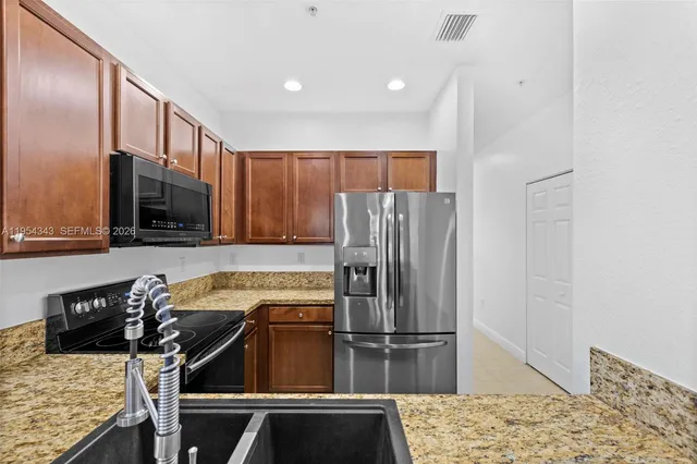 $2,600 | 807 Southwest 147th Avenue, Unit 1402, Pembroke Pines, FL 33027