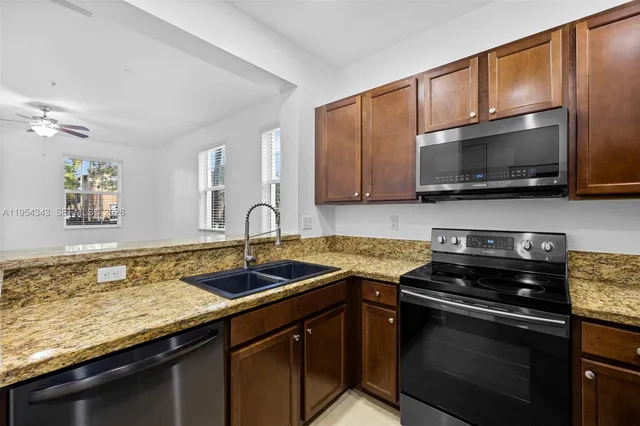 $2,600 | 807 Southwest 147th Avenue, Unit 1402, Pembroke Pines, FL 33027