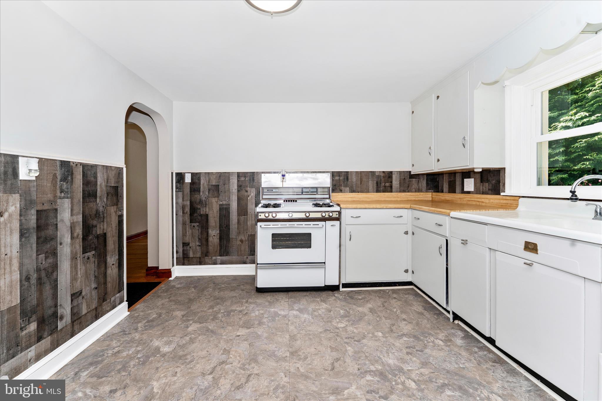 7716 Edgewood Church Road Frederick, MD 21702 - Photo 13 of 56 Kitchen
