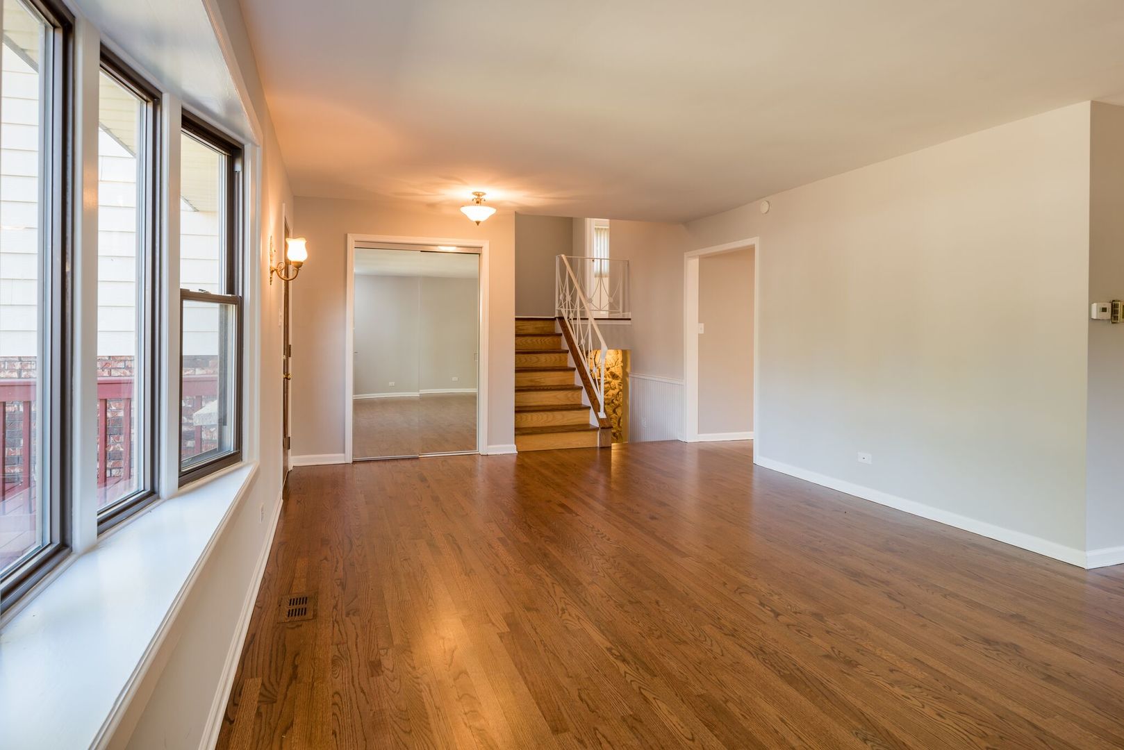 21 Ambleside Road Des Plaines, IL 60016 - Photo 11 of 35