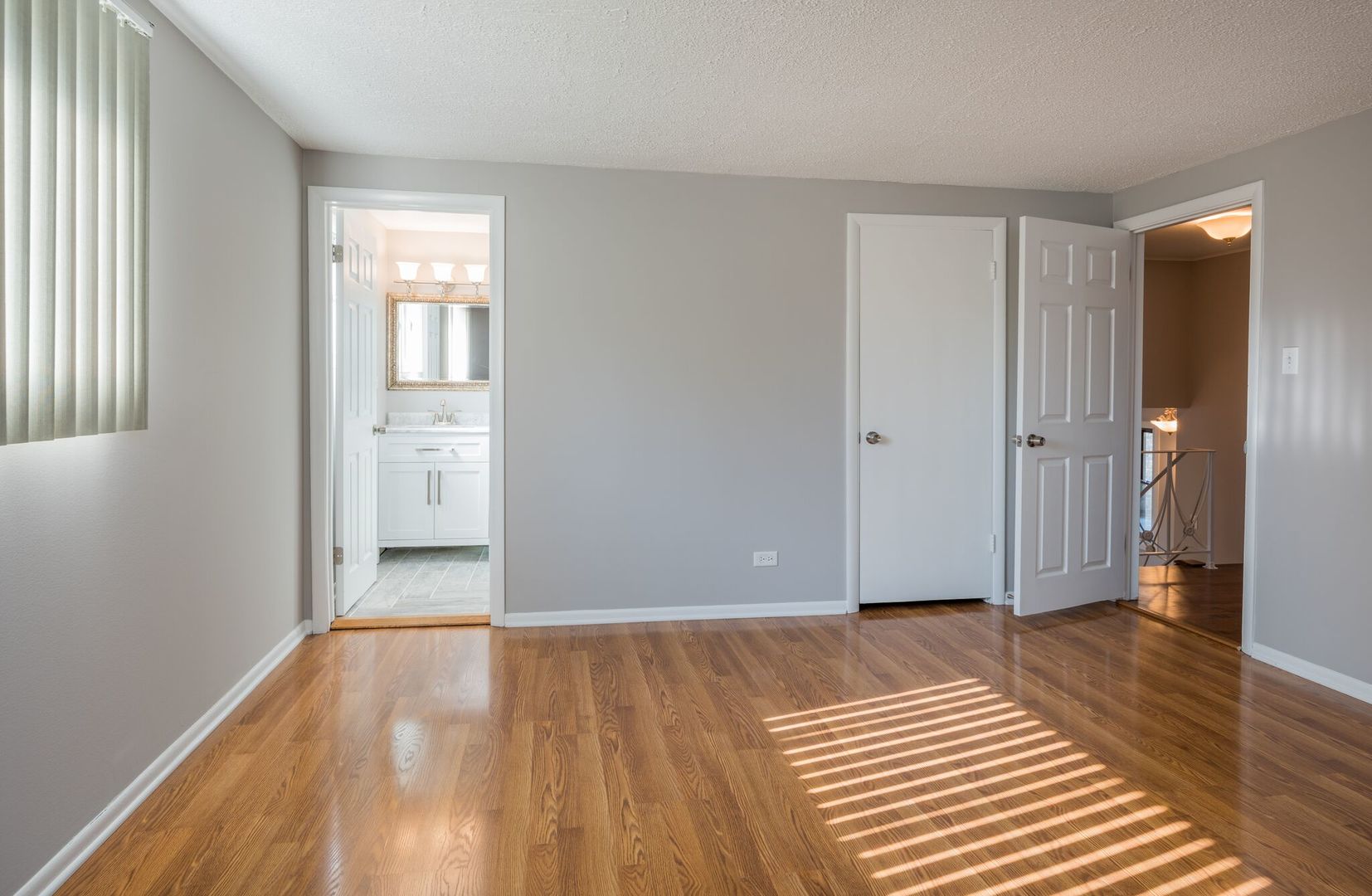 21 Ambleside Road Des Plaines, IL 60016 - Photo 13 of 35