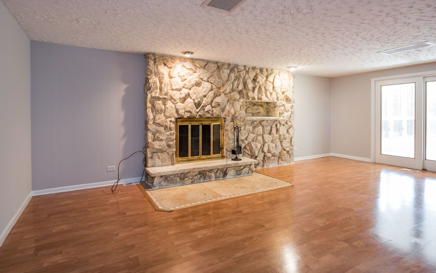 21 Ambleside Road Des Plaines, IL 60016 - Photo 22 of 35