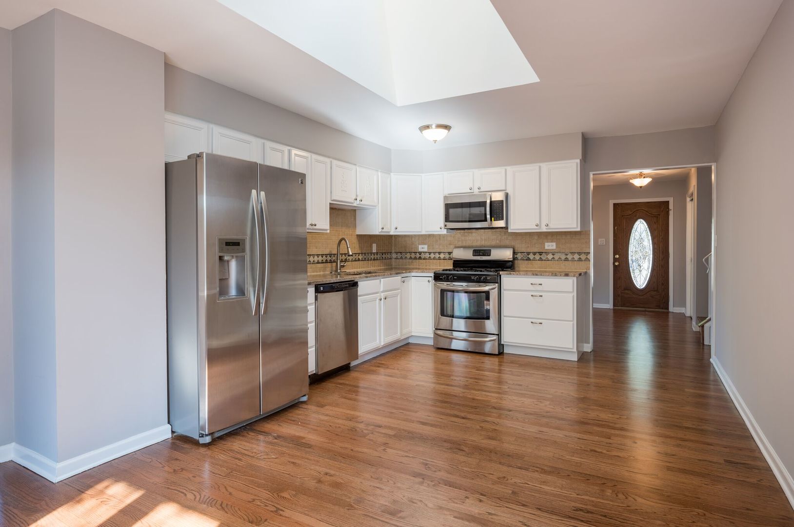 21 Ambleside Road Des Plaines, IL 60016 - Photo 5 of 35