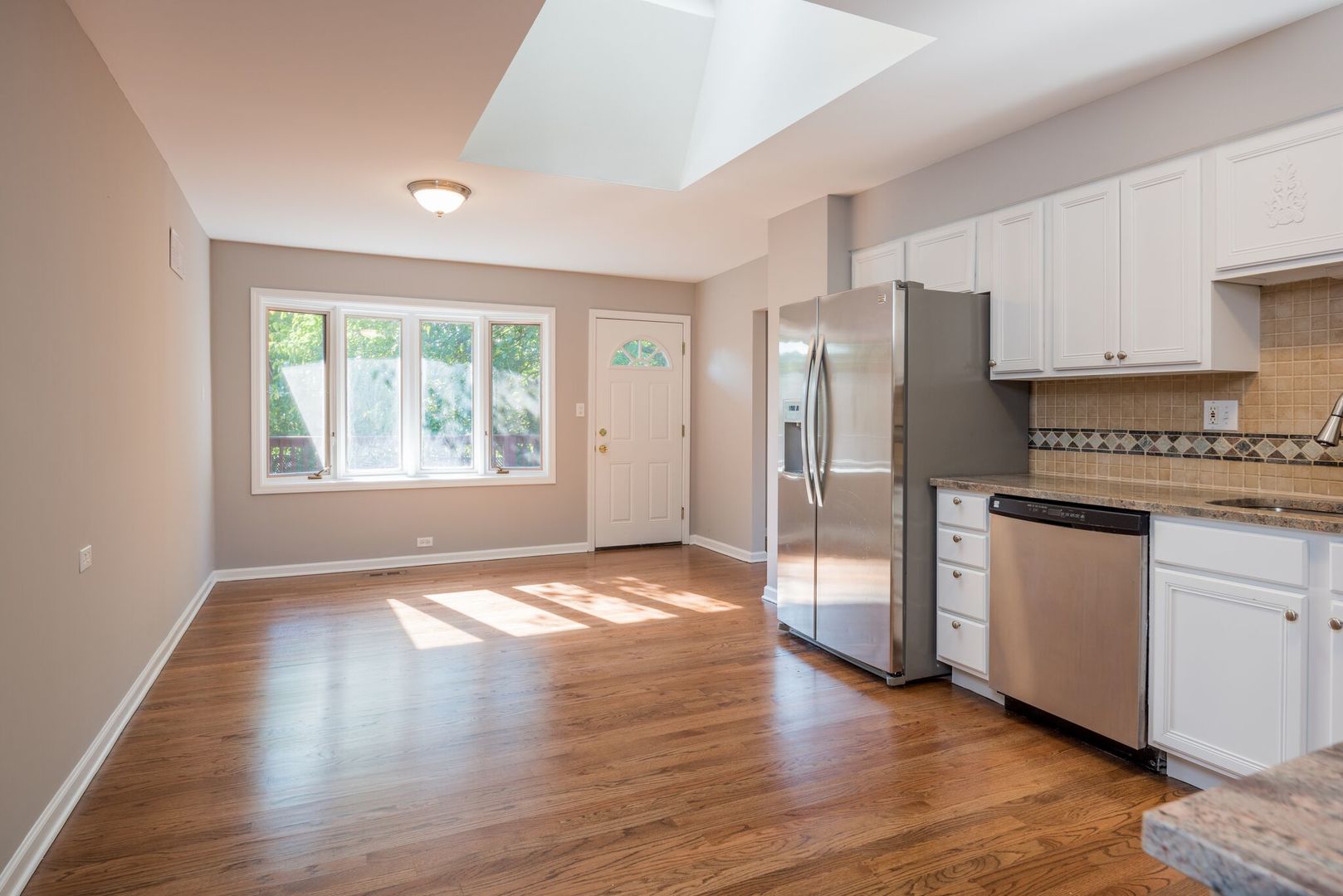 21 Ambleside Road Des Plaines, IL 60016 - Photo 7 of 35