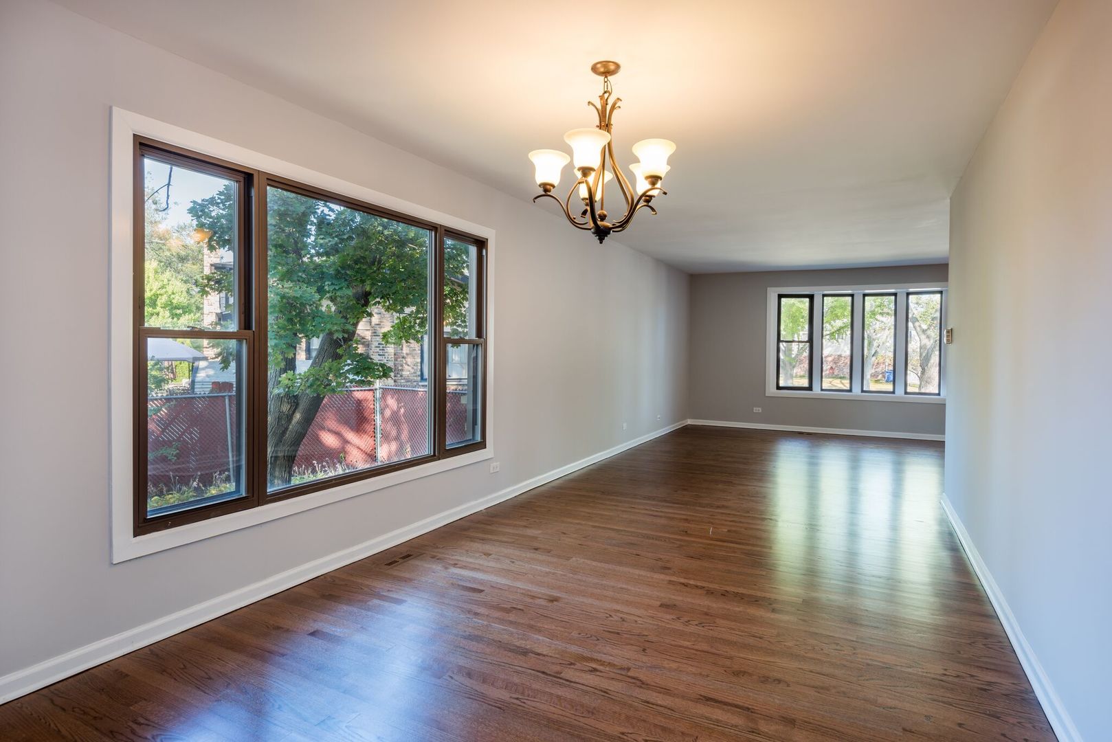 21 Ambleside Road Des Plaines, IL 60016 - Photo 8 of 35
