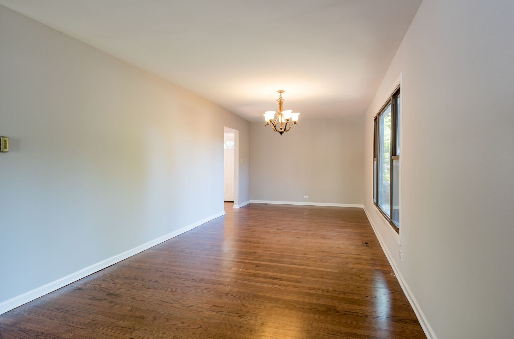 21 Ambleside Road Des Plaines, IL 60016 - Photo 9 of 35