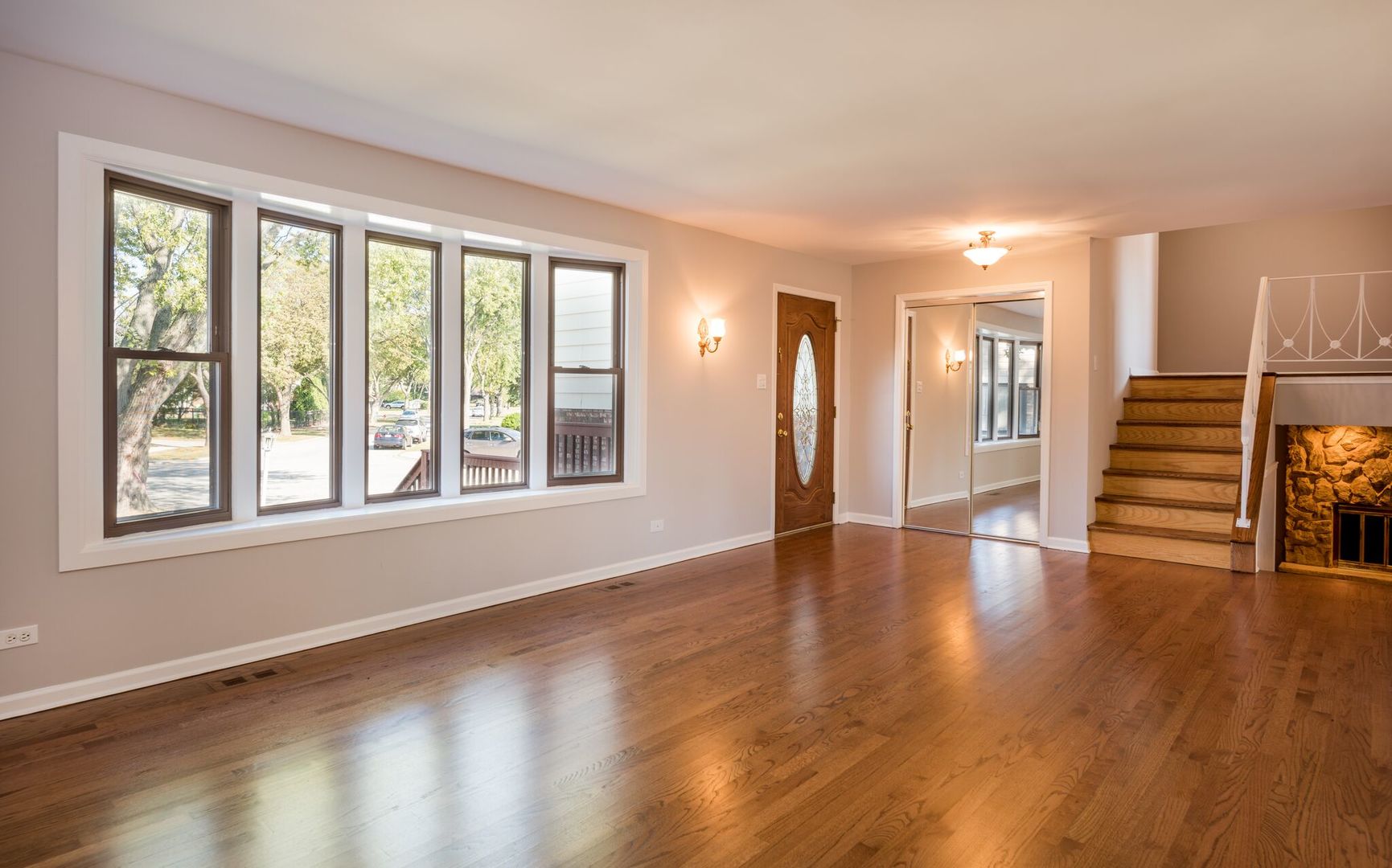 21 Ambleside Road Des Plaines, IL 60016 - Photo 10 of 35