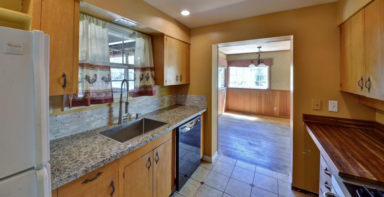 2908 Hillcrest Road Medford, OR 97504 - Photo 16 of 35 Additional Photo