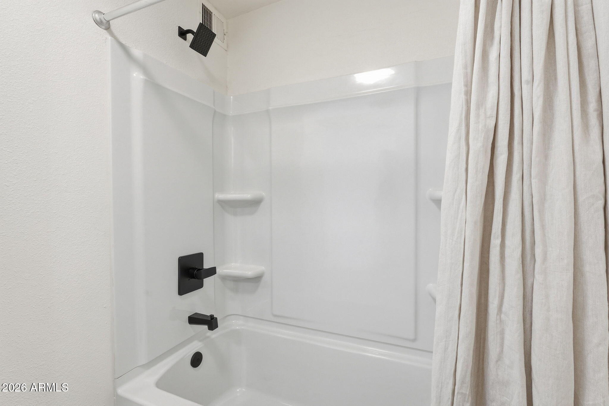 720 East Dobbins Road Phoenix, AZ 85042 - Photo 22 of 34 Primary Suite