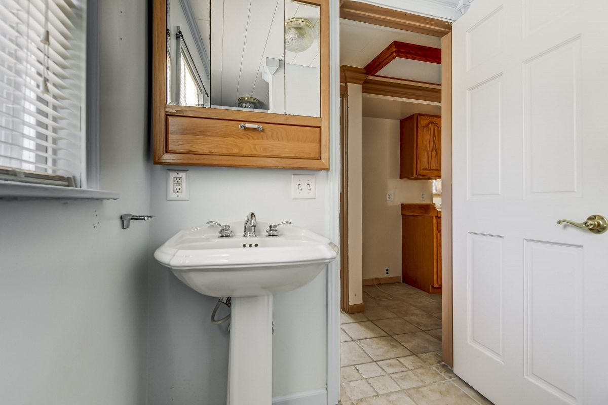 405 West Madison Street Athens, IL 62613 - Photo 31 of 42 Gallery Image 31