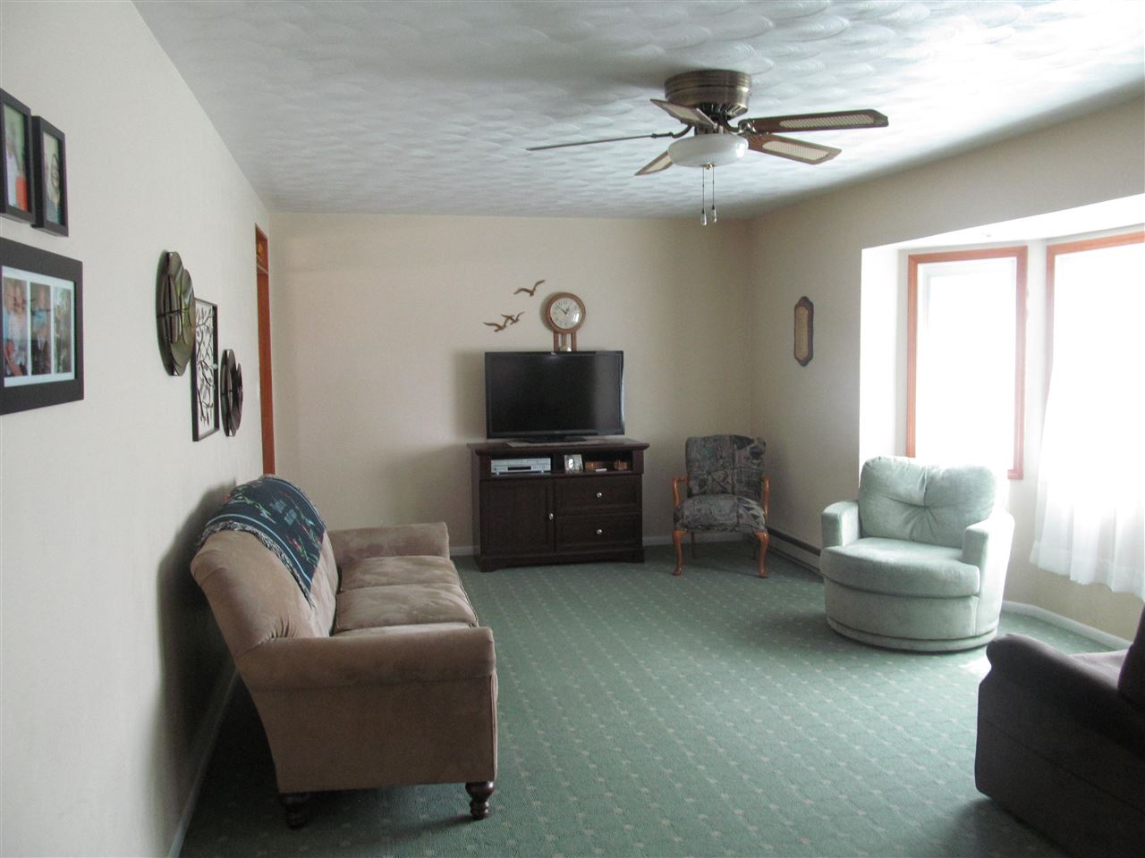 4530 Knoll Road Fort Wayne, IN 46809 - Photo 3 of 35