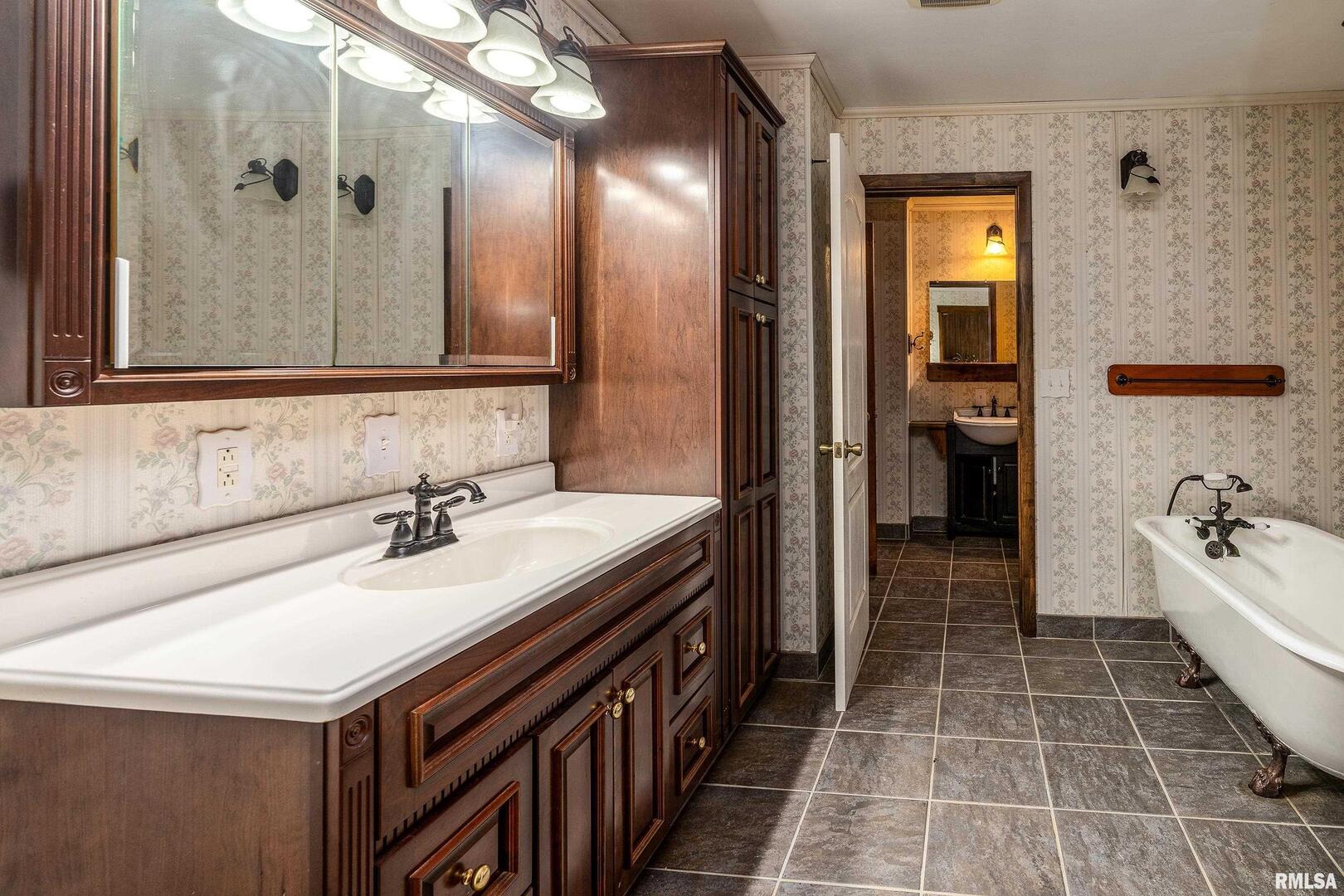 402 Main Street Broughton, IL 62817 - Photo 24 of 63