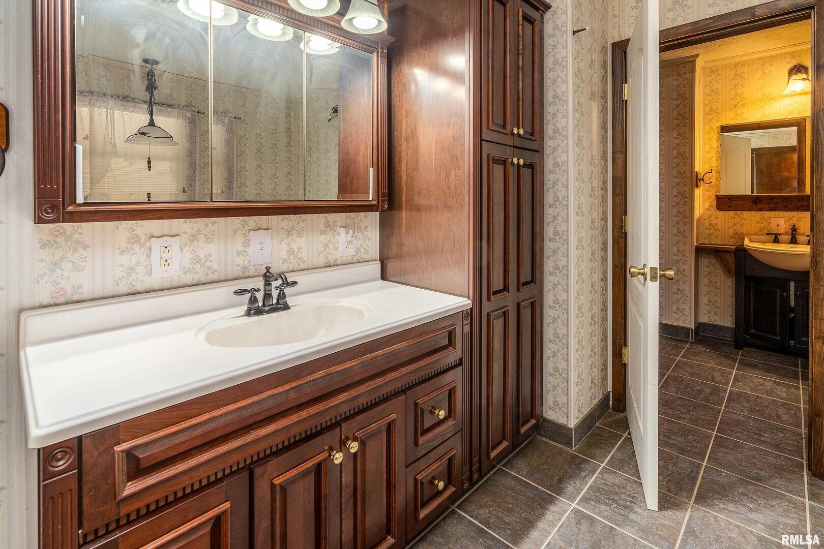 402 Main Street Broughton, IL 62817 - Photo 25 of 63