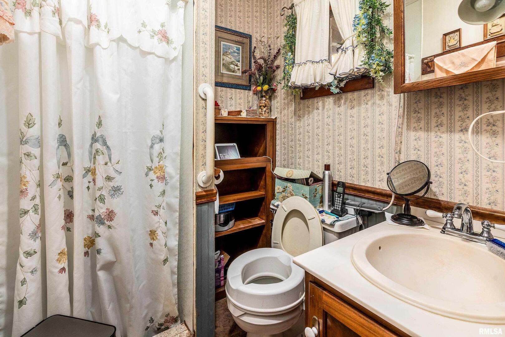 402 Main Street Broughton, IL 62817 - Photo 32 of 63