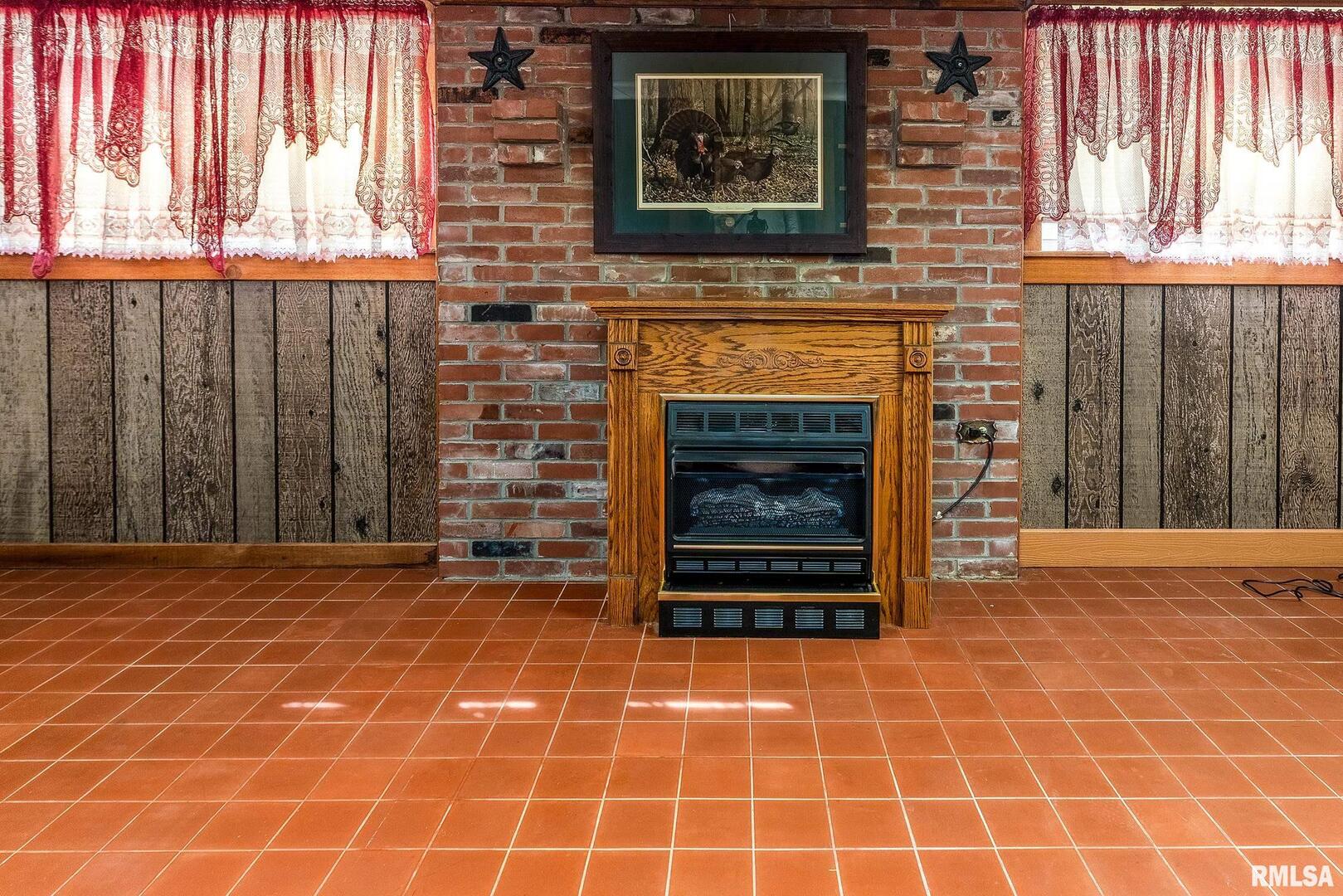 402 Main Street Broughton, IL 62817 - Photo 37 of 63