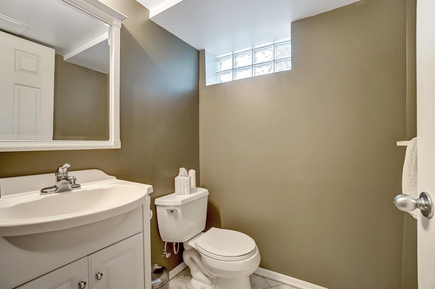 956 West Galbraith Road Cincinnati, OH 45231 - Photo 30 of 35 Gallery Image 30