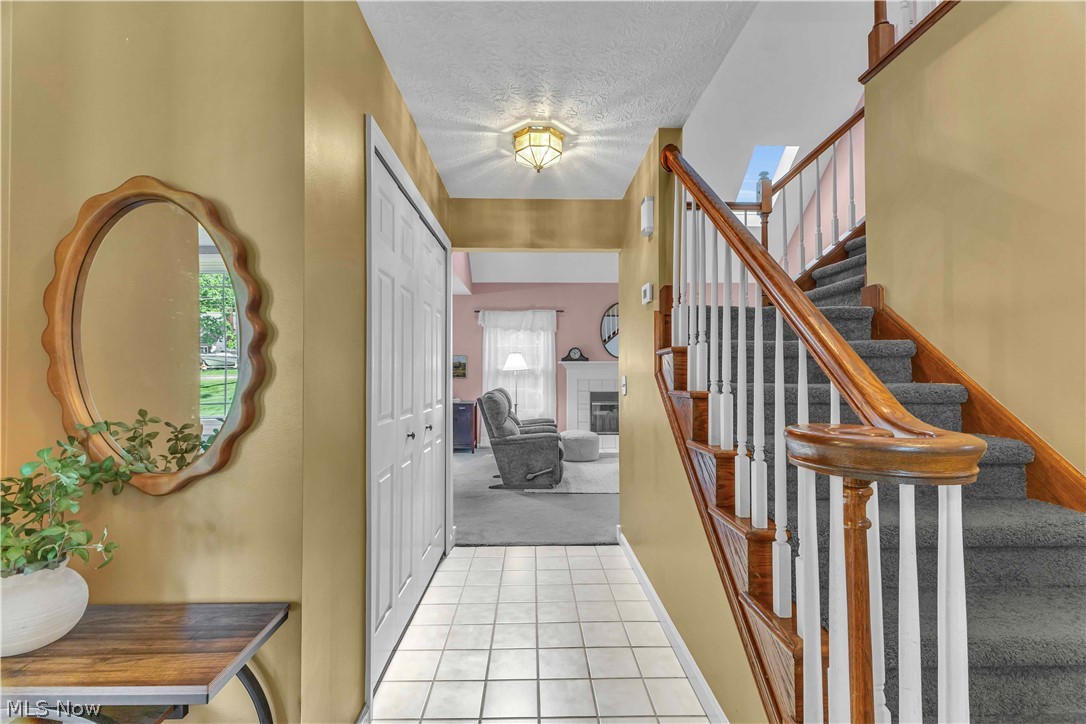267 Jaycox Road Avon Lake, OH 44012 - Photo 3 of 39 Foyer