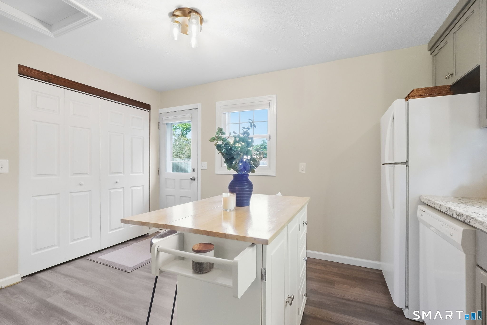 190 Old County Road Windsor Locks, CT 06096 - Photo 37 of 38 Gallery Image 37