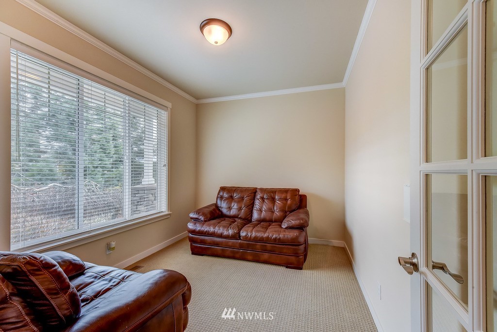 318 171st Street Southeast Bothell, WA 98012 - Photo 3 of 21 Gallery Image 3