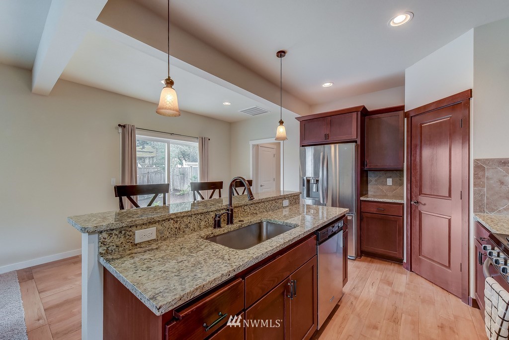 318 171st Street Southeast Bothell, WA 98012 - Photo 8 of 21 Gallery Image 8