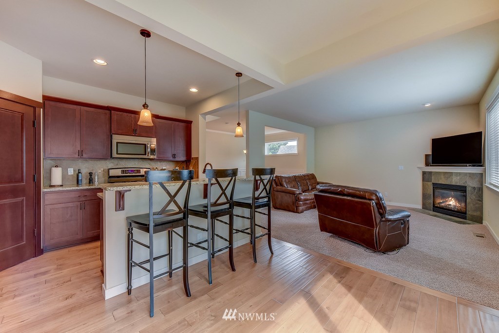 318 171st Street Southeast Bothell, WA 98012 - Photo 9 of 21 Gallery Image 9