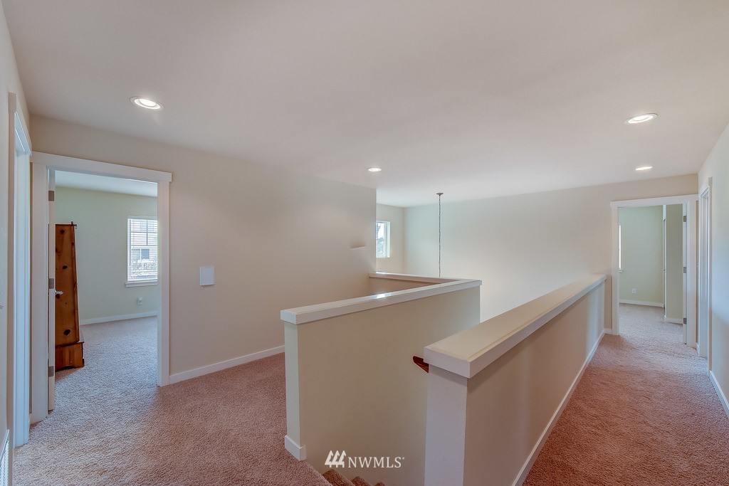 318 171st Street Southeast Bothell, WA 98012 - Photo 10 of 21 Gallery Image 10