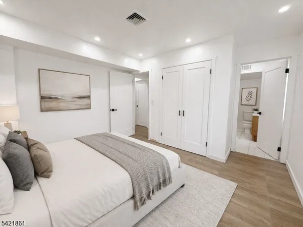 $2,000 | 87 Merseles Street, Unit 1, Jersey City, NJ 07302