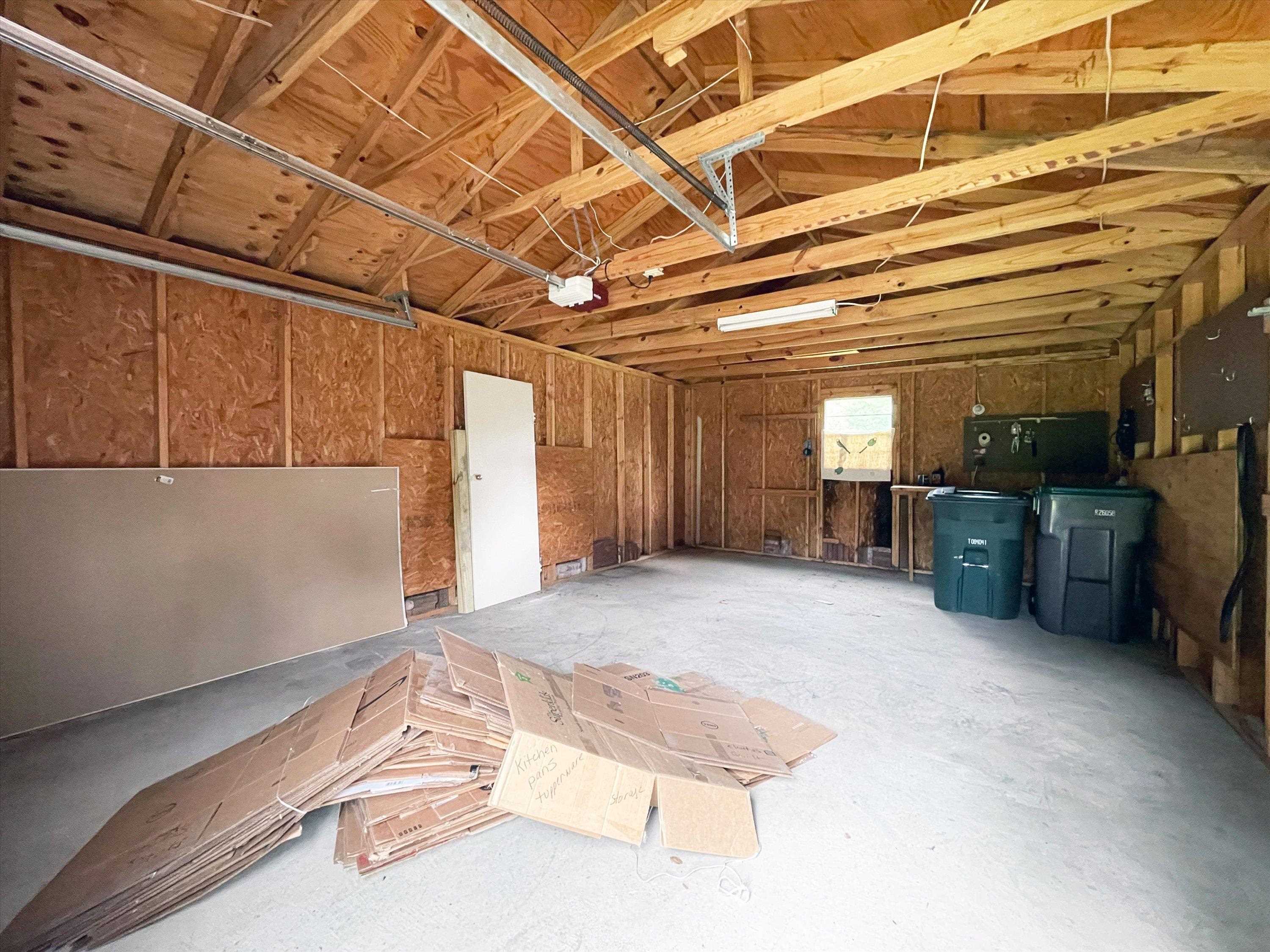 5285 Normandy Road Memphis, TN 38120 - Photo 5 of 7 a view of a room with gym equipment