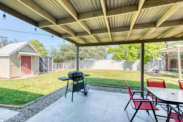 $349,500 | 965 West Fairmont Avenue, Clovis, CA 93612