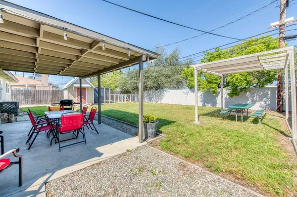 $349,500 | 965 West Fairmont Avenue, Clovis, CA 93612