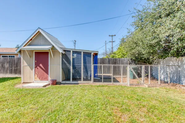 $349,500 | 965 West Fairmont Avenue, Clovis, CA 93612