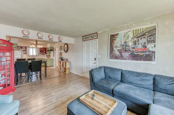 $349,500 | 965 West Fairmont Avenue, Clovis, CA 93612