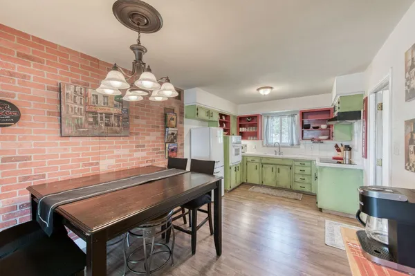 $349,500 | 965 West Fairmont Avenue, Clovis, CA 93612