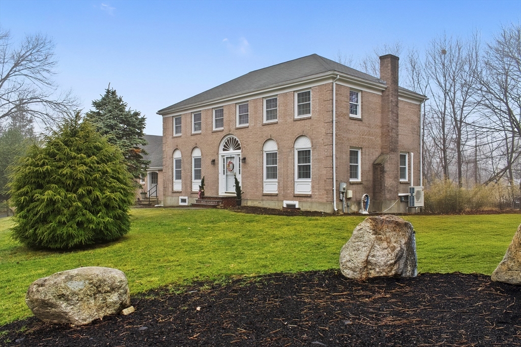 4 Blueberry Hill Road Andover, MA 01810 - Photo 2 of 26 Gallery Image 2