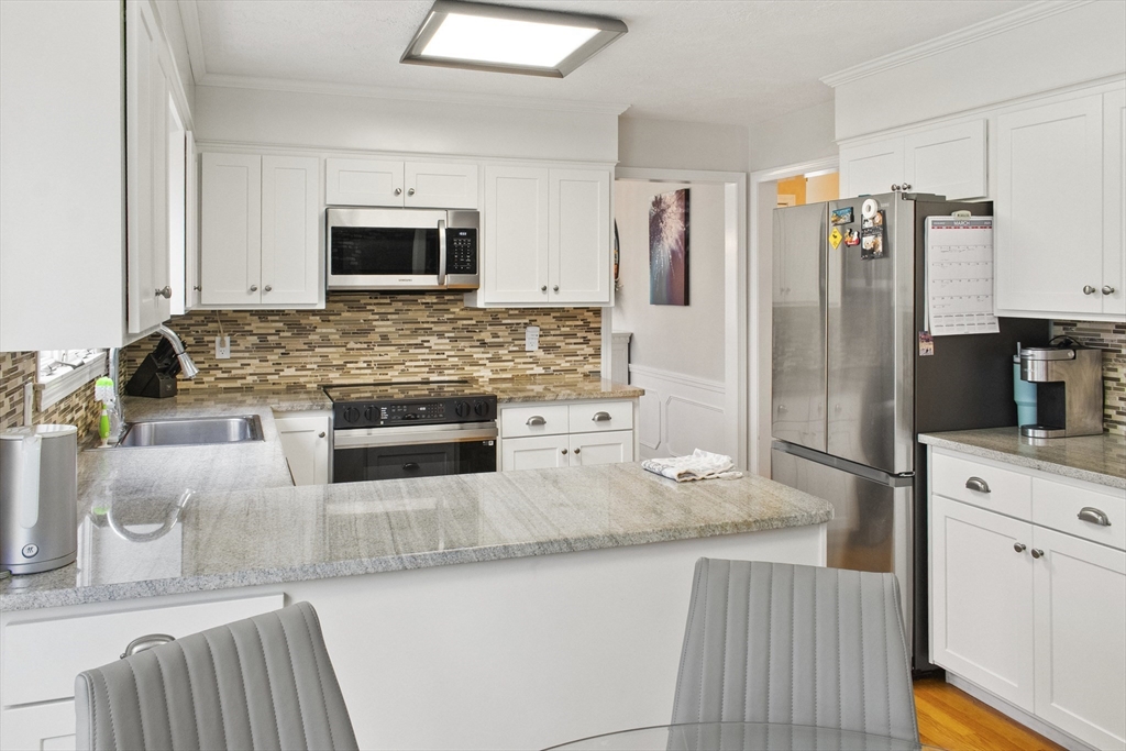 4 Blueberry Hill Road Andover, MA 01810 - Photo 8 of 26 Gallery Image 8