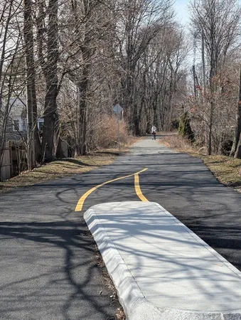 $573,000 | 411 Atlantic Avenue, Unit 411, Marblehead, MA 01945