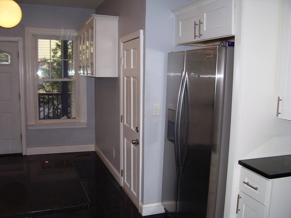 411 Atlantic Avenue, Unit 411 Marblehead, MA 01945 - Photo 7 of 42
