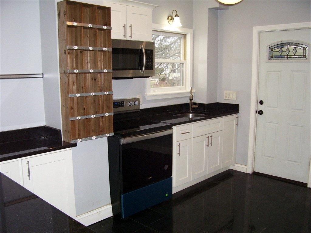 411 Atlantic Avenue, Unit 411 Marblehead, MA 01945 - Photo 8 of 42