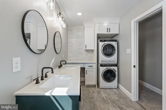 $399,900 | 105 Cloverdale Lane, Williamstown, NJ 08094