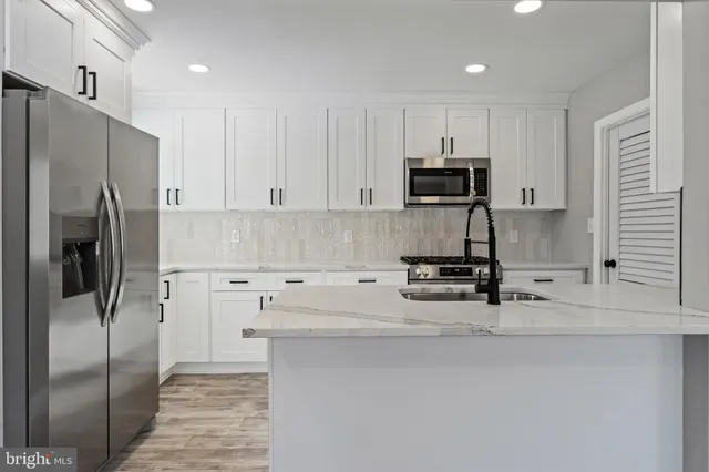 $399,900 | 105 Cloverdale Lane, Williamstown, NJ 08094