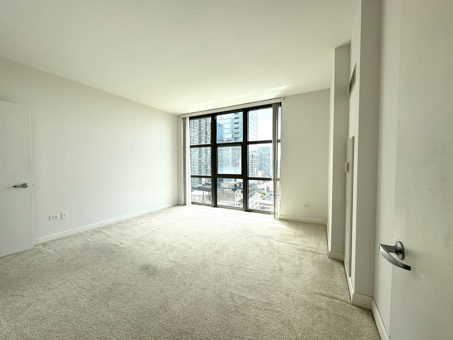 1101 South State Street, Unit 1406 Chicago, IL 60605 - Photo 4 of 9