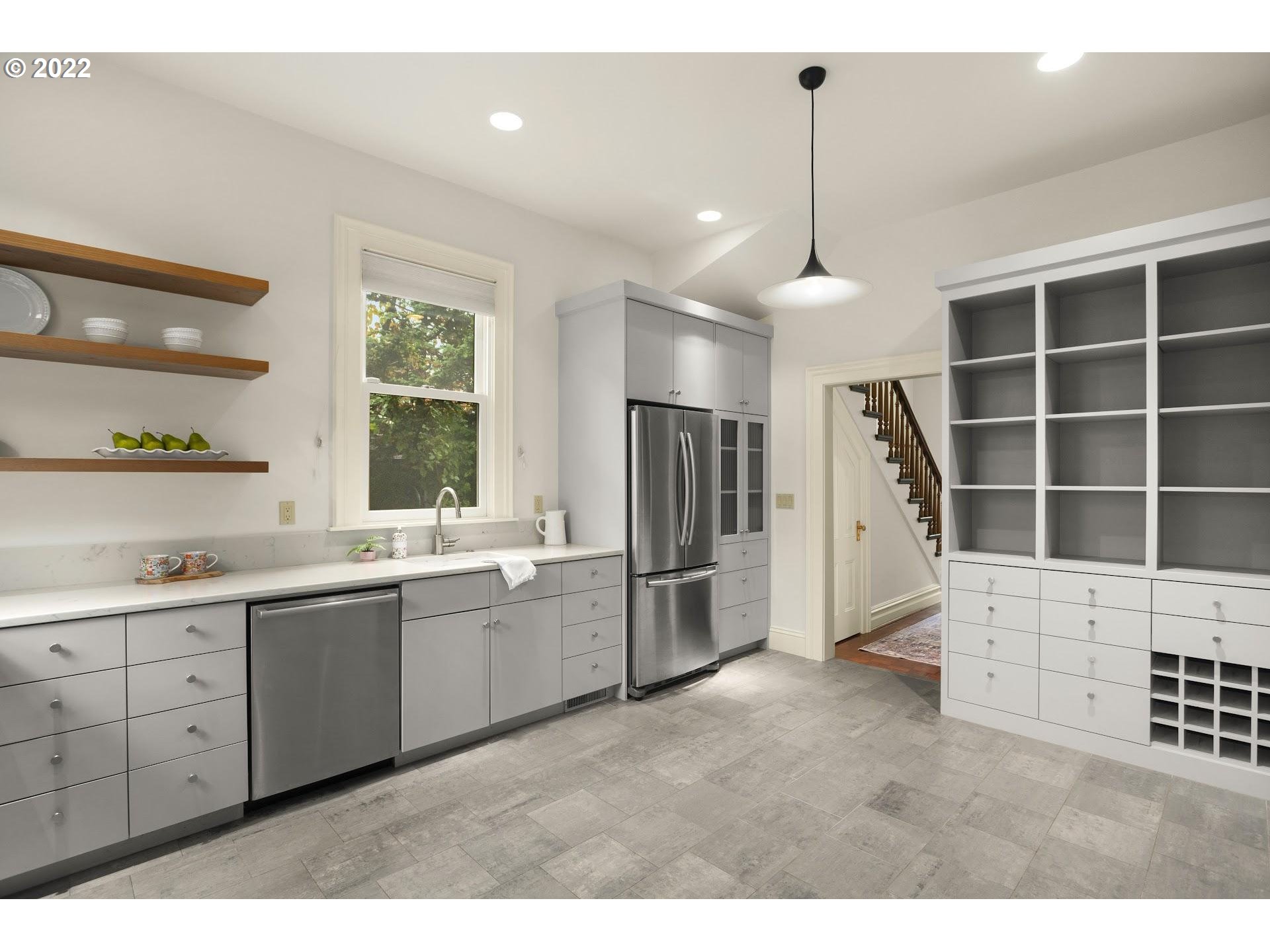 24 Southwest Whitaker Street Portland, OR 97239 - Photo 9 of 27 Gallery Image 9